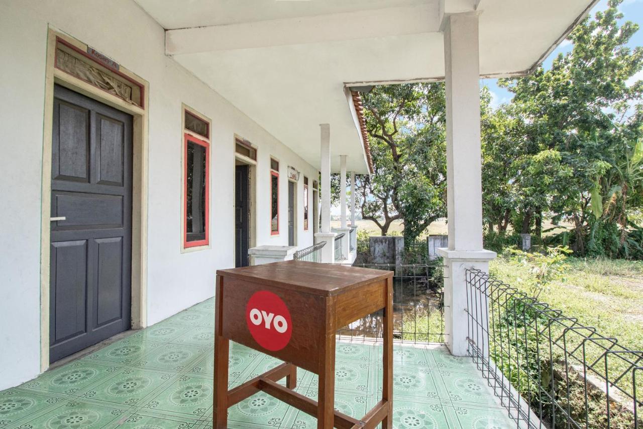 Spot On 92832 Al Mahira Syariah Hotel Majalengka Exterior foto