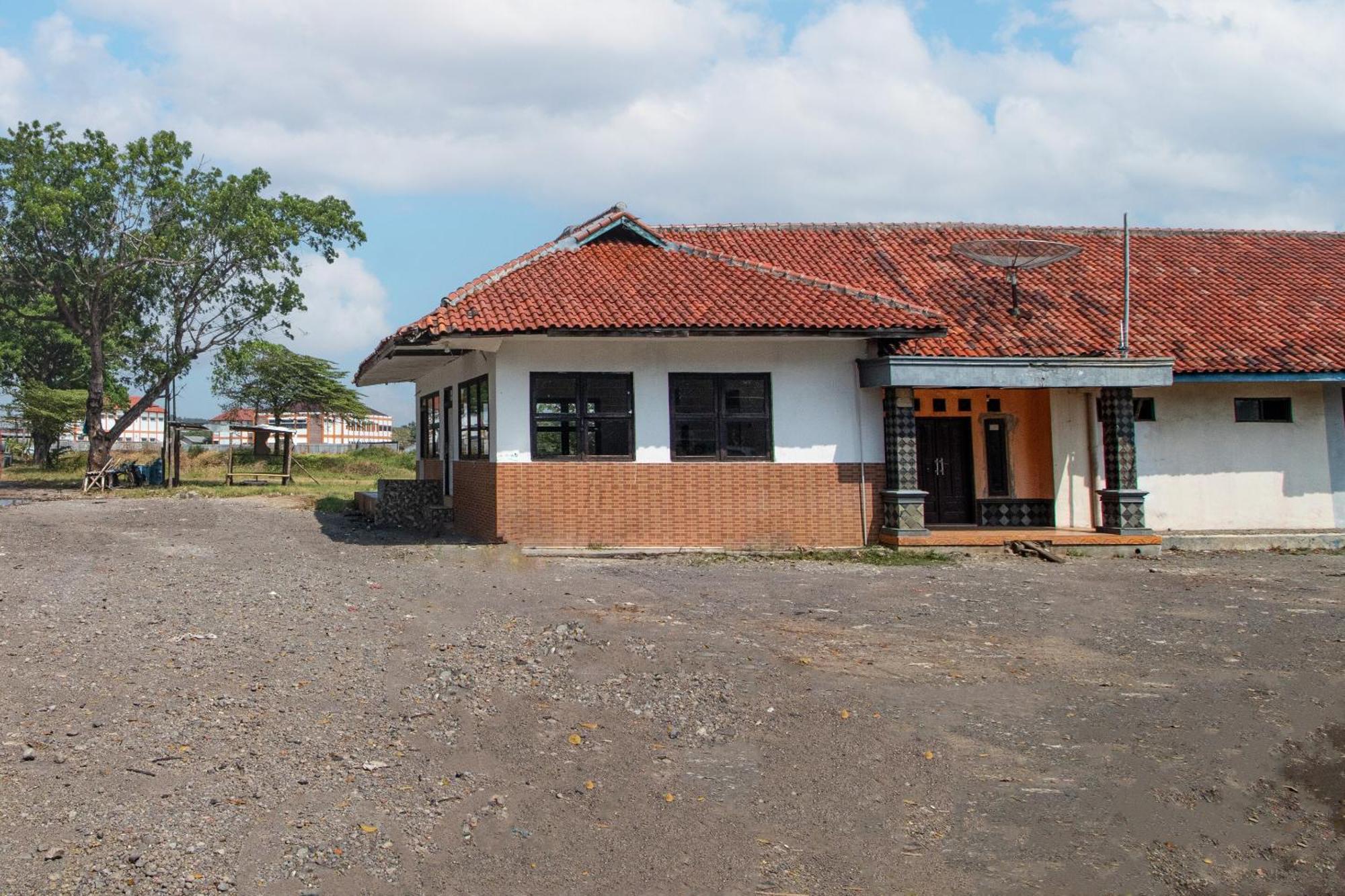 Spot On 92832 Al Mahira Syariah Hotel Majalengka Exterior foto